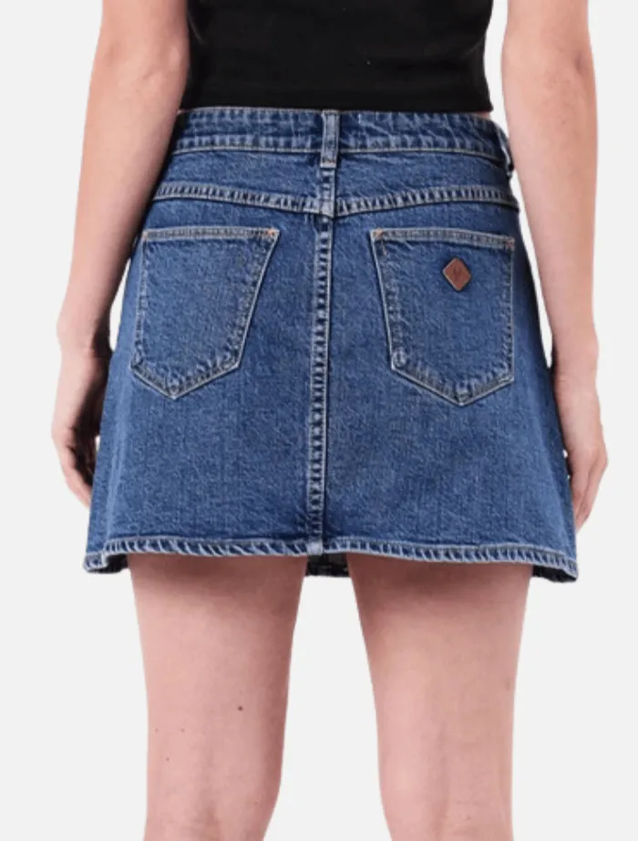aline_skirt_reese_4.webp Abrand Aline Skirt Reese< Denim | Skirts