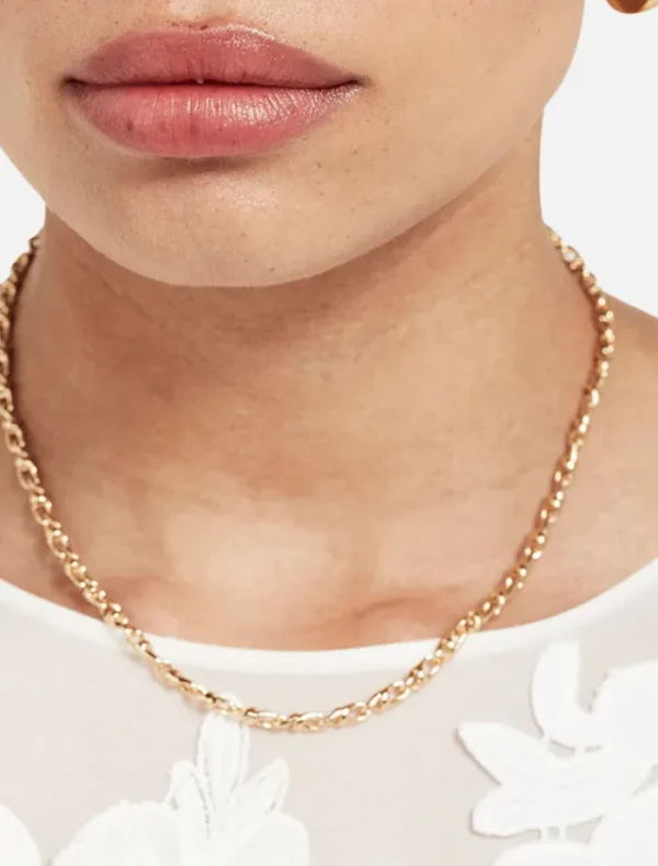 Jolie and Deen Esther Necklace - Gold< Necklaces