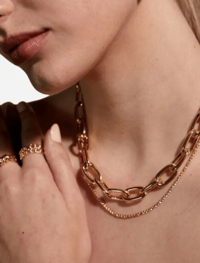 fleur_necklace__gold_1.webp Jolie and Deen Fleur Necklace - Gold< Necklaces