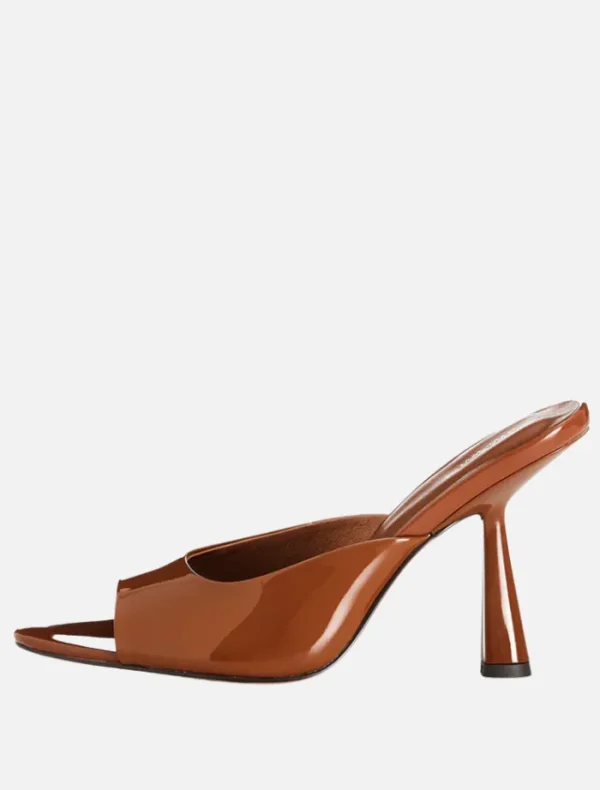 Alias Mae Florence - Tan< Heels