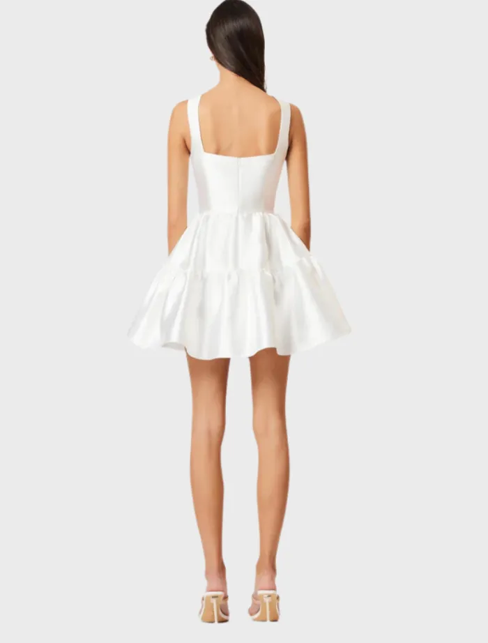 oleander_fit_and_flare_dr_1.webp Elliatt Oleander Fit And Flare Dress - White< Casual Dresses | Mini Dresses