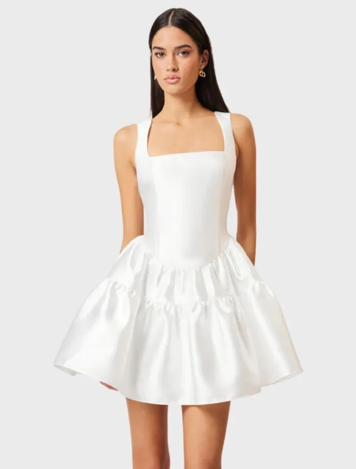 oleander_fit_and_flare_dr_2.webp Elliatt Oleander Fit And Flare Dress - White< Casual Dresses | Mini Dresses