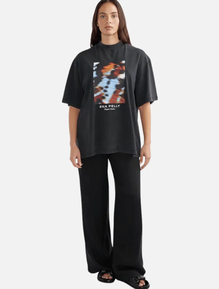 papillon_tee_vintage_blac_2.webp Ena Pelly Papillon Tee -Vintage Black< Shorts