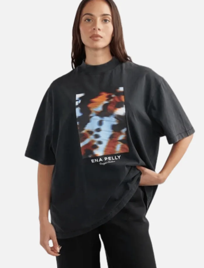 papillon_tee_vintage_blac_3.webp Ena Pelly Papillon Tee -Vintage Black< Shorts