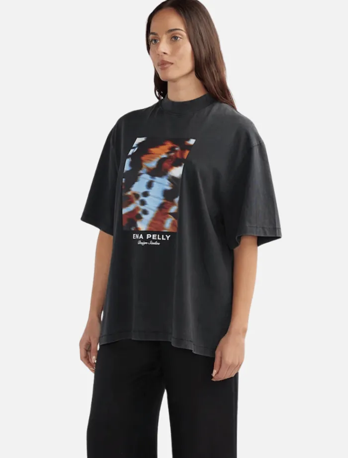 papillon_tee_vintage_blac_4.webp Ena Pelly Papillon Tee -Vintage Black< Shorts