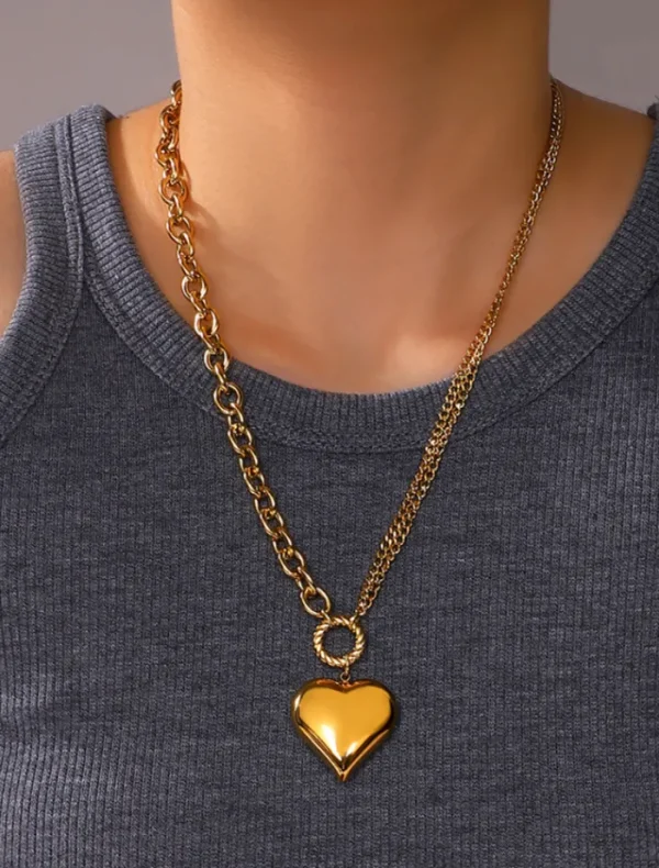 Insurge Clothing Roxanne Asymmetrical Heart Necklace - Gold< Necklaces