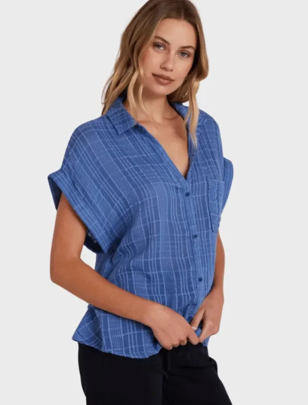 Bella Dahl Short Sleeve Pocket Button Down - Bright Indigo< Shorts | Skirts