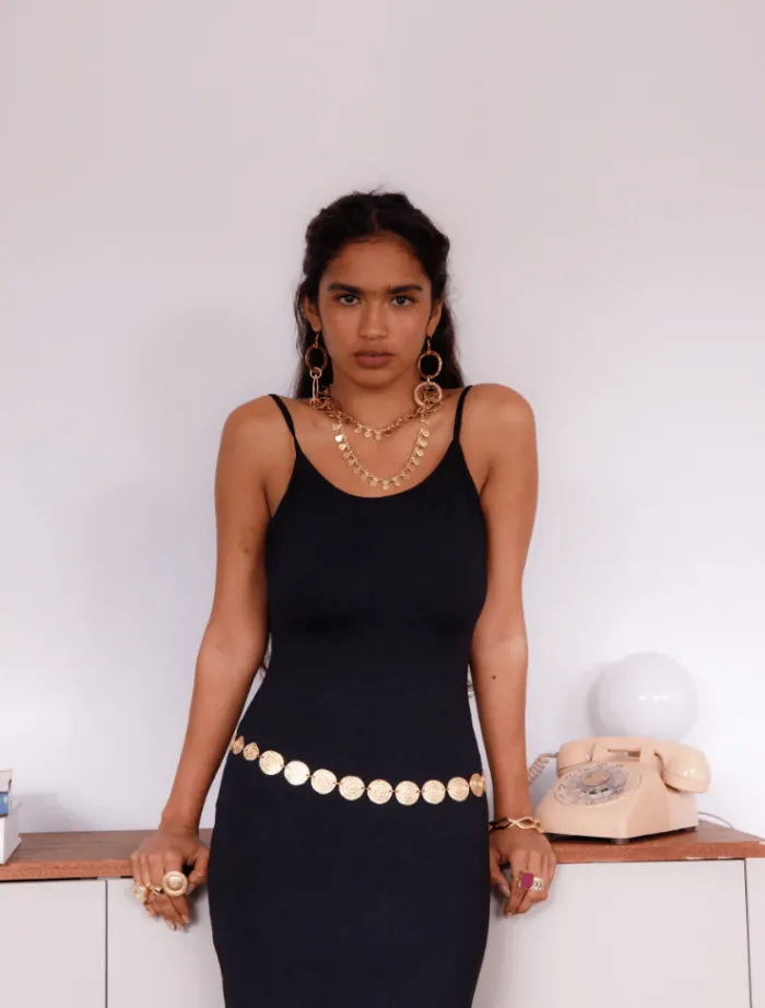 twisted_girl_necklacebelt_7.webp Susmie’s Twisted Girl Necklace/Belt - Gold< Necklaces